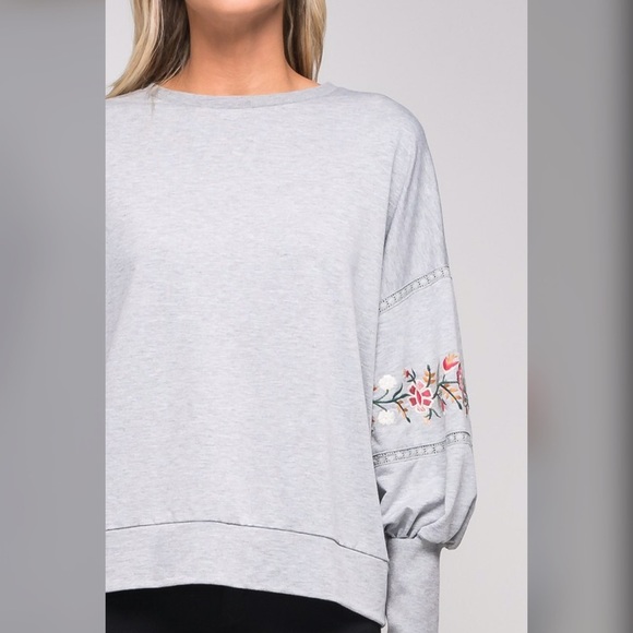 ❤️LAST 3! Floral embroidery jersey top! - Picture 6 of 6